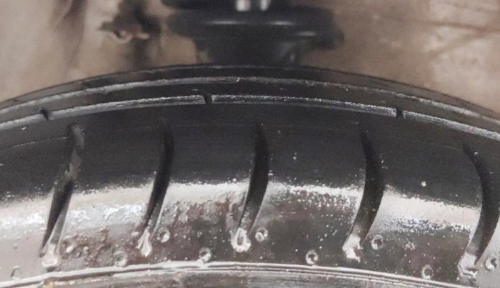 2019 Maruti Alto 800 LXI CNG, CNG, Manual, 86,040 km, Right Front Tyre Tread