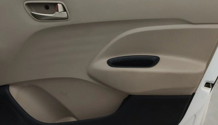 2019 Hyundai NEW SANTRO SPORTZ CNG, CNG, Manual, 80,557 km, Driver Side Door Panels Control