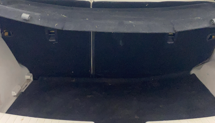 2021 Mahindra XUV300 W8 (O) 1.5 DIESEL AMT, Diesel, Automatic, 74,395 km, Boot Inside