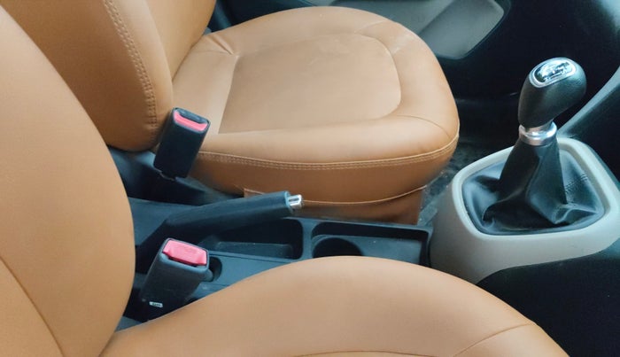 2016 Hyundai Grand i10 ASTA 1.2 KAPPA VTVT, Petrol, Manual, 30,330 km, Gear Lever