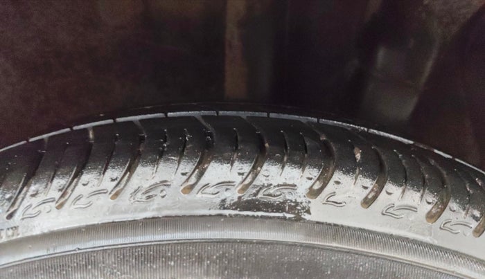 2016 Hyundai Grand i10 ASTA 1.2 KAPPA VTVT, Petrol, Manual, 30,330 km, Left Rear Tyre Tread