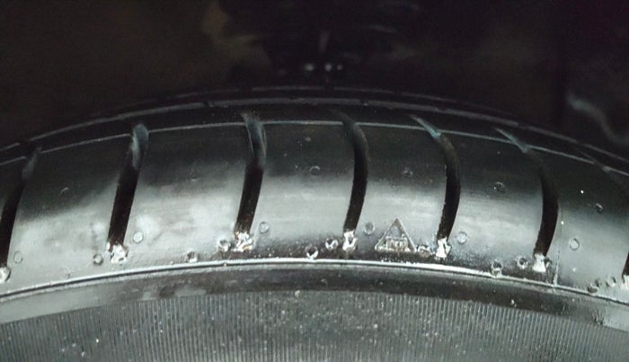 2016 Hyundai Grand i10 ASTA 1.2 KAPPA VTVT, Petrol, Manual, 30,330 km, Right Front Tyre Tread