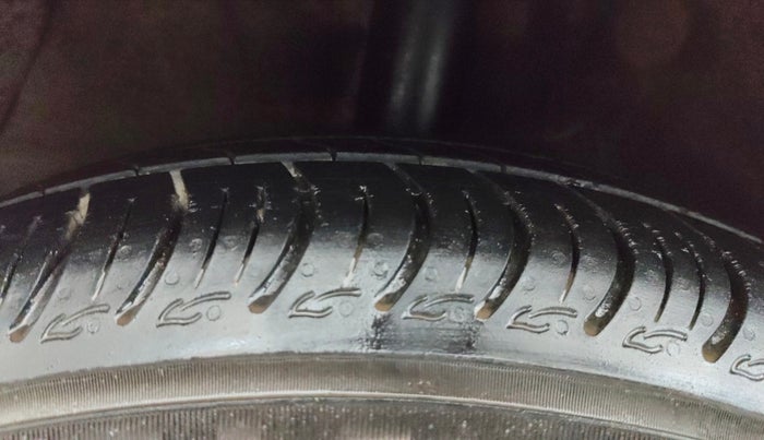 2016 Hyundai Grand i10 ASTA 1.2 KAPPA VTVT, Petrol, Manual, 30,330 km, Right Rear Tyre Tread