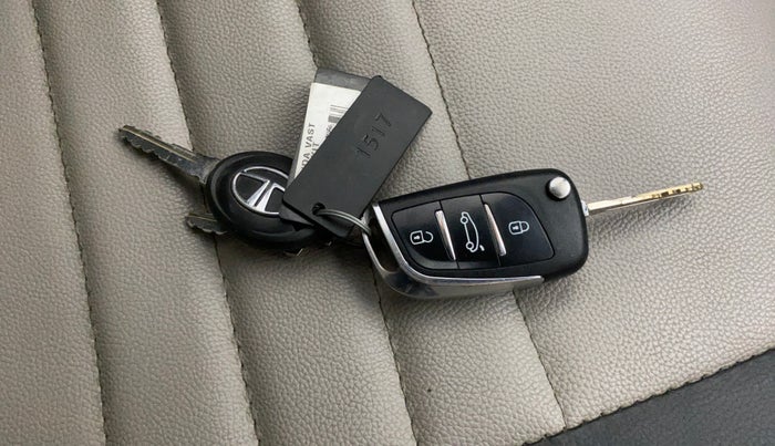 2018 Tata TIGOR XM PETROL, Petrol, Manual, 78,274 km, Key Close Up