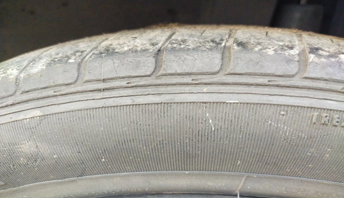 2015 Maruti Ertiga VDI SHVS, Diesel, Manual, 71,213 km, Right Front Tyre Tread