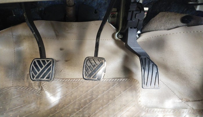 2015 Maruti Ertiga VDI SHVS, Diesel, Manual, 71,213 km, Pedals