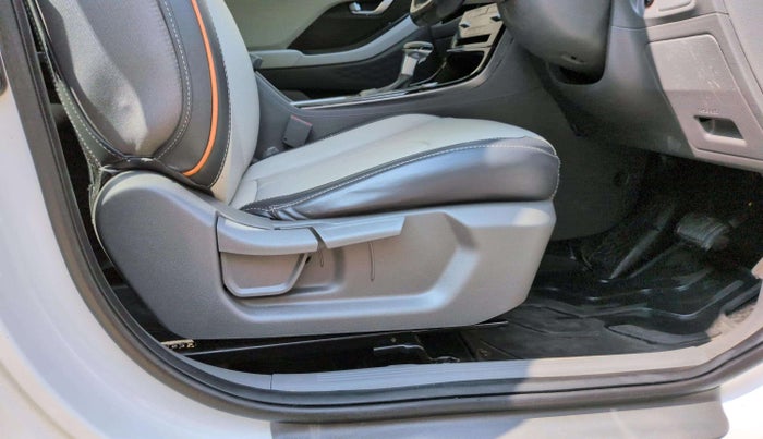 2024 Hyundai Creta 1.5 S (O) MPi iVT, Petrol, Automatic, 37,805 km, Driver Side Adjustment Panel