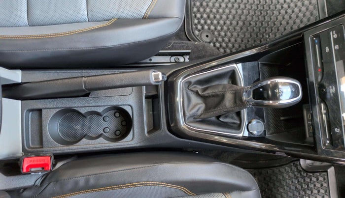 2022 Skoda KUSHAQ STYLE 1.5L TSI DSG, Petrol, Automatic, 39,483 km, Gear Lever