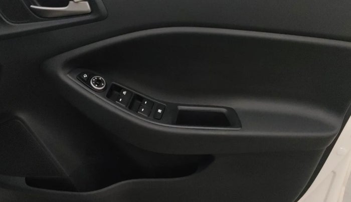 2017 Hyundai i20 Active 1.2 SX, Petrol, Manual, 59,486 km, Driver Side Door Panels Control