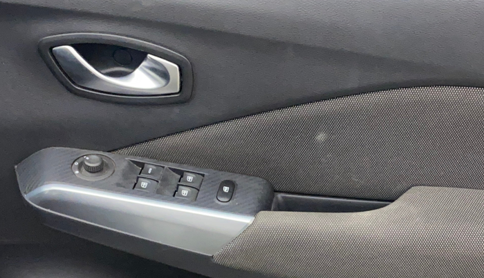 2019 Nissan Kicks XL DIESEL, Diesel, Manual, 66,998 km, Driver Side Door Panels Control