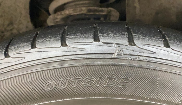 2019 Volkswagen TIGUAN HIGHLINE TDI AT, Diesel, Automatic, 1,11,433 km, Right Front Tyre Tread