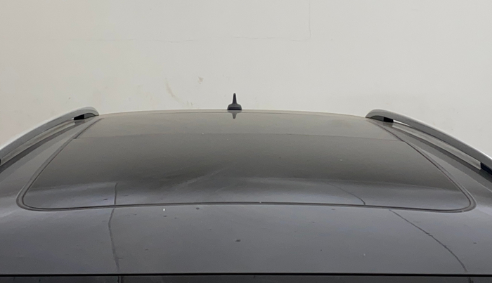 2019 Volkswagen TIGUAN HIGHLINE TDI AT, Diesel, Automatic, 1,11,433 km, Moonroof/ Sunroof