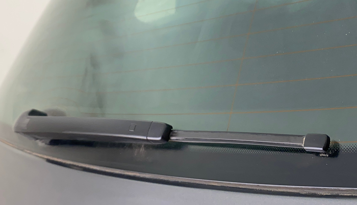 2019 Volkswagen TIGUAN HIGHLINE TDI AT, Diesel, Automatic, 1,11,433 km, Rear Wiper