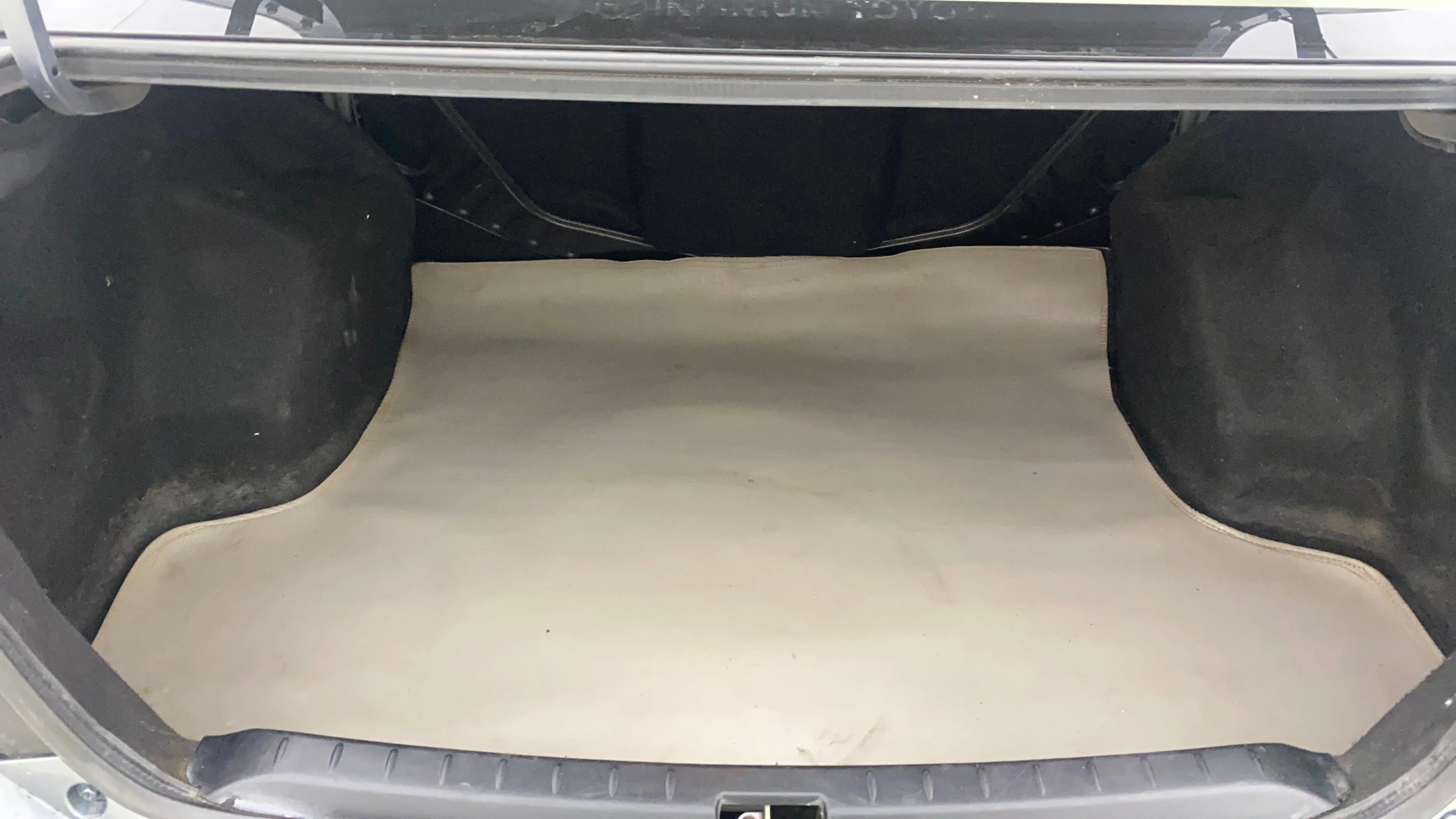 2018 Toyota Etios VD PLATINUM, Diesel, Manual, 1,19,697 km, Boot Inside