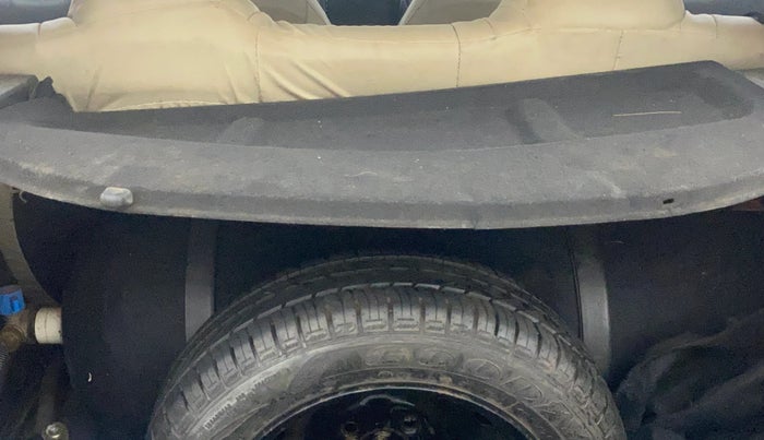 2015 Hyundai Eon MAGNA +, CNG, Manual, 1,38,738 km, Boot Inside