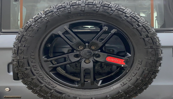 2021 Mahindra Thar LX PETROL HT 4WD AT, Petrol, Automatic, 97,638 km, Spare Tyre