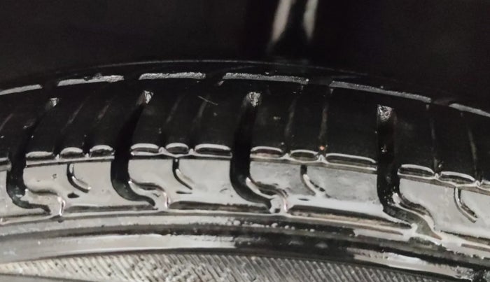 2022 Hyundai GRAND I10 NIOS SPORTZ 1.2 KAPPA VTVT CNG, CNG, Manual, 89,203 km, Right Rear Tyre Tread