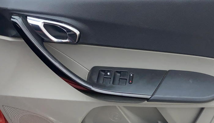 2019 Tata Tiago XZ PLUS PETROL, Petrol, Manual, 27,915 km, Driver Side Door Panels Control