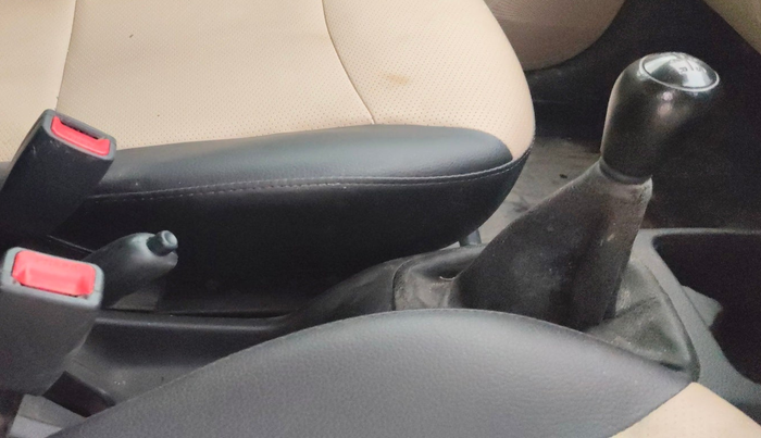 2014 Hyundai Eon ERA +, Petrol, Manual, 82,929 km, Gear Lever