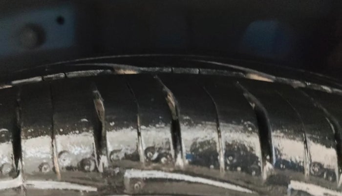 2014 Hyundai Eon ERA +, Petrol, Manual, 82,929 km, Left Rear Tyre Tread