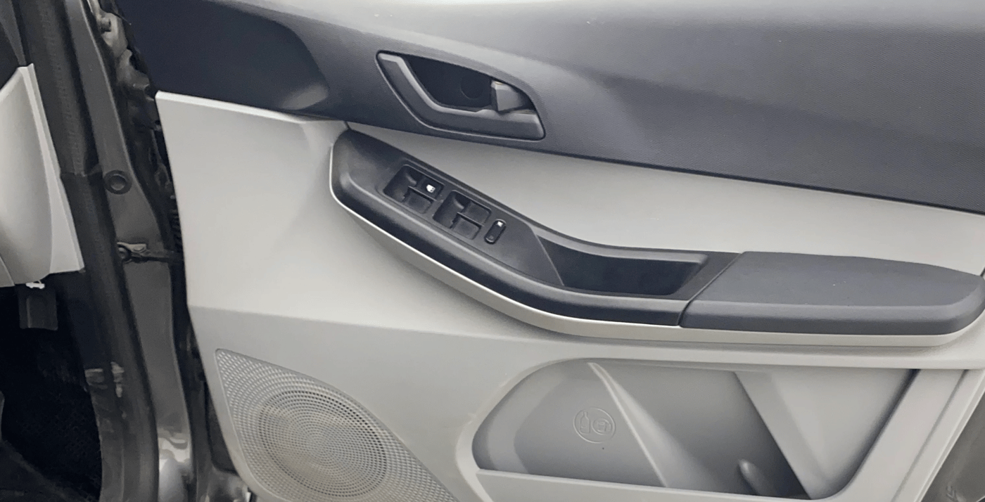 2022 Tata Tiago XTA PETROL, Petrol, Automatic, 31,233 km, Driver Side Door Panels Control