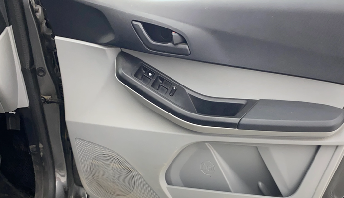 2022 Tata Tiago XTA PETROL, Petrol, Automatic, 31,199 km, Driver Side Door Panels Control