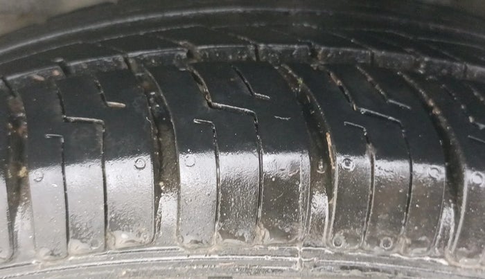 2022 Hyundai AURA S 1.2 CNG, CNG, Manual, 90,192 km, Left Rear Tyre Tread