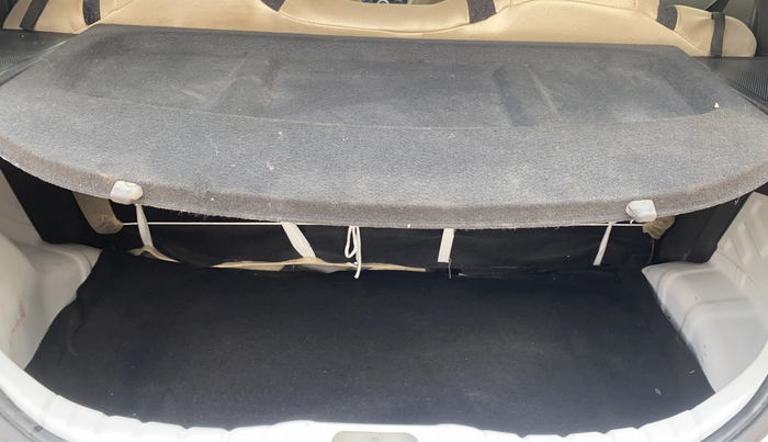 2015 Hyundai Eon SPORTZ, Petrol, Manual, 15,229 km, Boot Inside