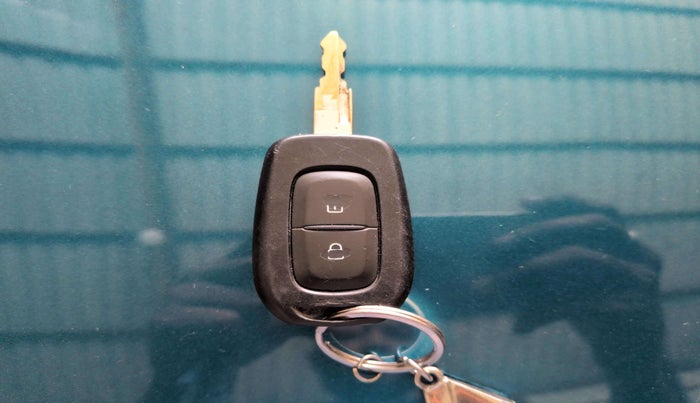 2021 Renault Kwid RXT 1.0 (O), Petrol, Manual, 55,870 km, Key Close Up