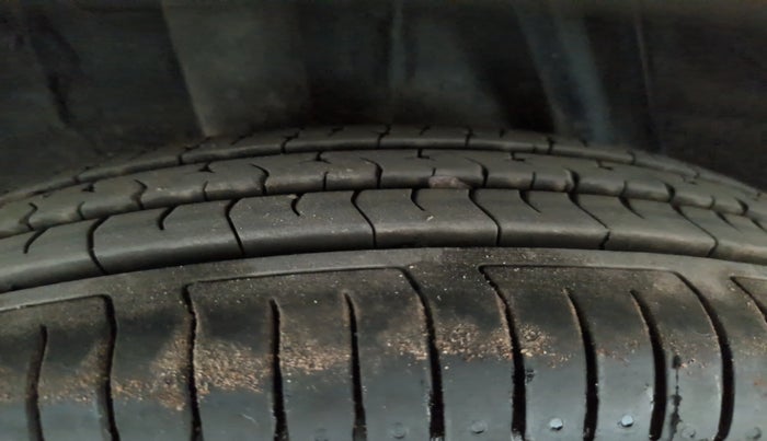 2021 Renault Kwid RXT 1.0 (O), Petrol, Manual, 55,870 km, Right Rear Tyre Tread