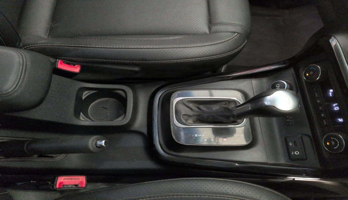 2018 Tata Hexa XTA 4X2 6 STR, Diesel, Automatic, 69,728 km, Gear Lever