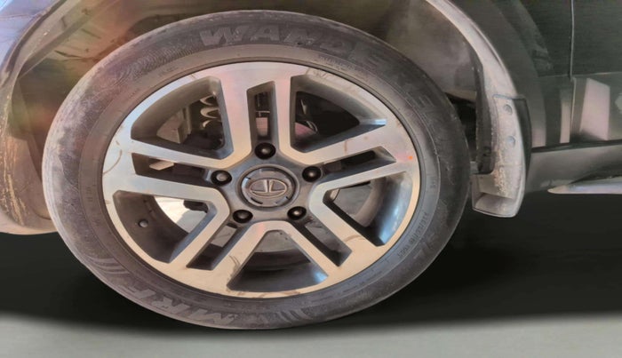 2018 Tata Hexa XTA 4X2 6 STR, Diesel, Automatic, 69,728 km, Left Front Wheel