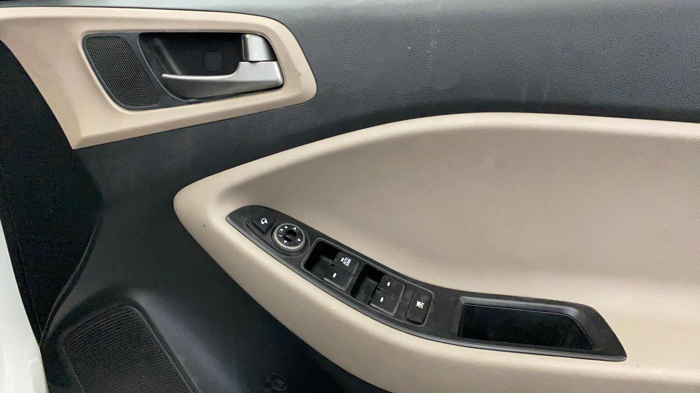 2018 Hyundai Elite i20 ASTA 1.2, Petrol, Manual, 38,843 km, Driver Side Door Panels Control