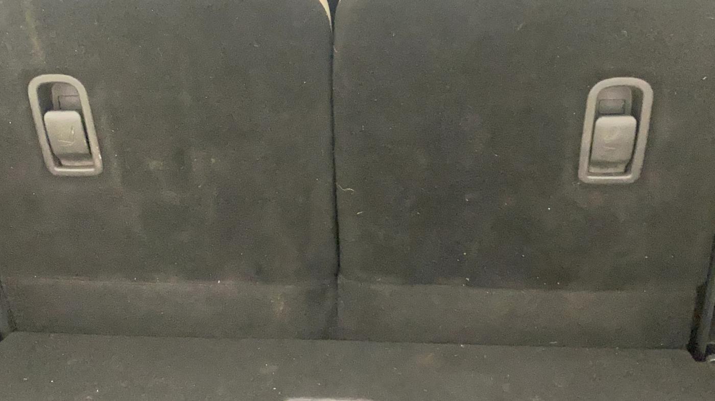 2021 Mahindra XUV700 AX 7 LUXURY P AT 7 STR, Petrol, Automatic, 82,282 km, Boot Inside