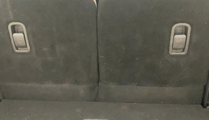 2021 Mahindra XUV700 AX 7 LUXURY P AT 7 STR, Petrol, Automatic, 81,453 km, Boot Inside