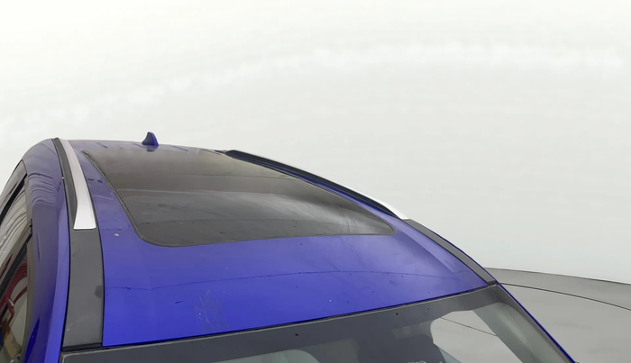 2021 Mahindra XUV700 AX 7 LUXURY P AT 7 STR, Petrol, Automatic, 81,453 km, Moonroof/ Sunroof