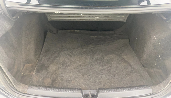 2017 Volkswagen Vento HIGHLINE 1.5 AT, Diesel, Automatic, 72,005 km, Boot Inside