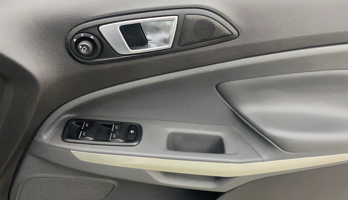 2015 Ford Ecosport TITANIUM+ 1.0L ECOBOOST, Petrol, Manual, 64,524 km, Driver Side Door Panels Control