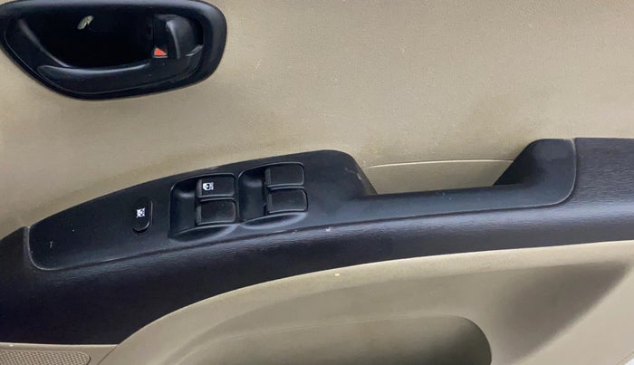 2014 Hyundai i10 MAGNA 1.1, Petrol, Manual, 48,561 km, Driver Side Door Panels Control