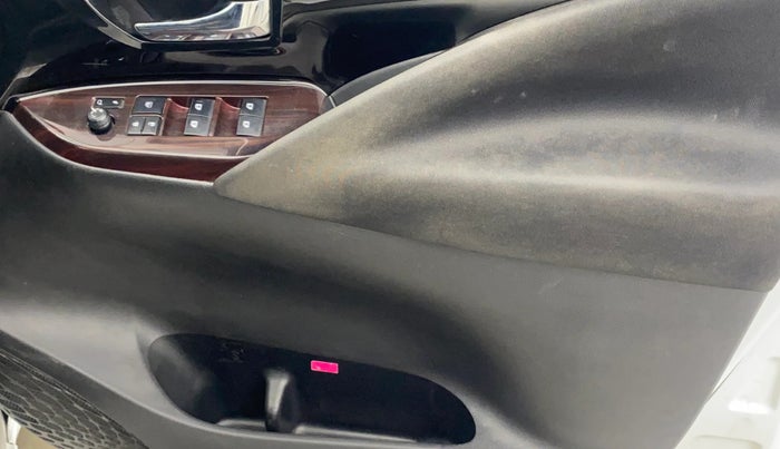 2022 Toyota Innova Crysta 2.7 VX 7 STR, Petrol, Manual, 70,083 km, Driver Side Door Panels Control