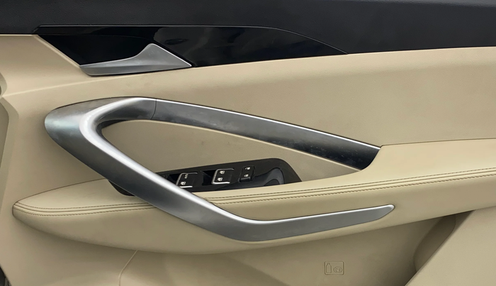 2021 MG HECTOR SHARP HYBRID 1.5 PETROL, Petrol, Manual, 32,926 km, Driver Side Door Panels Control