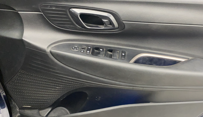 2022 Hyundai NEW I20 ASTA (O) 1.2 MT, Petrol, Manual, 75,361 km, Driver Side Door Panels Control