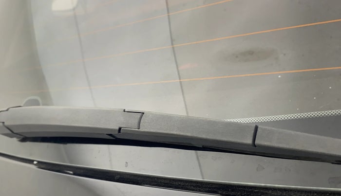 2022 Hyundai NEW I20 ASTA (O) 1.2 MT, Petrol, Manual, 75,361 km, Rear Wiper