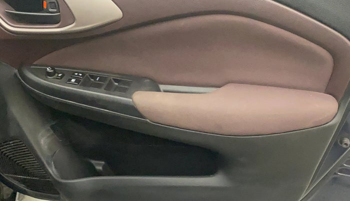 2024 Maruti FRONX DELTA PLUS 1.2L AGS, CNG, Automatic, 40,999 km, Driver Side Door Panels Control