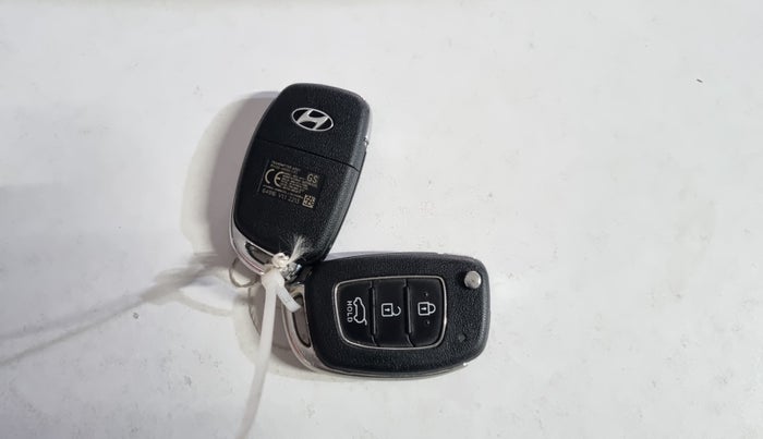 2017 Hyundai Creta E 1.6 PETROL, Petrol, Manual, 37,125 km, Key Close Up