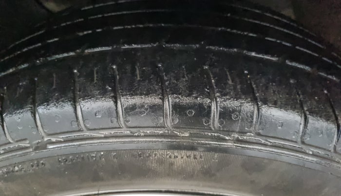 2017 Hyundai Creta E 1.6 PETROL, Petrol, Manual, 37,125 km, Left Front Tyre Tread