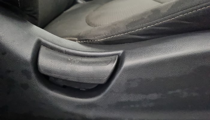 2017 Hyundai Creta E 1.6 PETROL, Petrol, Manual, 37,125 km, Driver Side Adjustment Panel