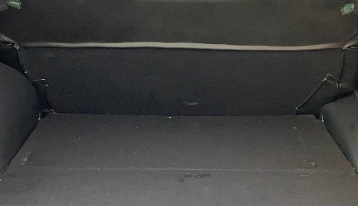 2016 Hyundai Creta SX PLUS  ANNIVERSARY EDITION 1.6 PETROL, Petrol, Manual, 74,626 km, Boot Inside