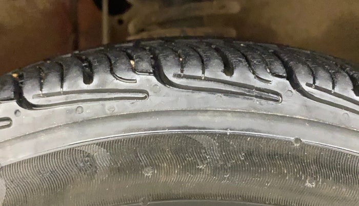 2013 Maruti Alto K10 VXI, Petrol, Manual, 37,912 km, Right Front Tyre Tread