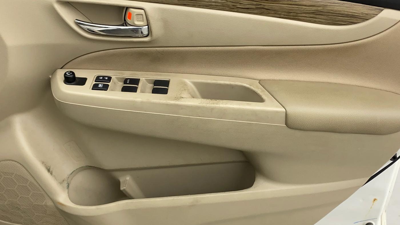 2024 Maruti Ciaz SIGMA 1.5 SHVS MT  PETROL, Petrol, Manual, 12,545 km, Driver Side Door Panels Control